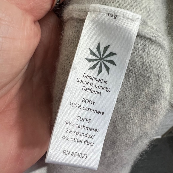 Like New |•ATHLETA•| 100% Cashmere Long Soft Cardigan Size Small - Picture 9 of 11